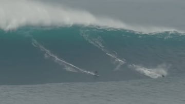 La ola gigante de Belharra, surfeada por dos surfistas franceses este s&aacute;bado 15 de febrero. 