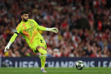 Dos españoles entre el once más valioso de la Premier