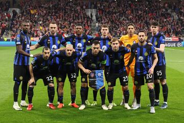 Once inicial del Inter. Marcus Thuram, De Vrij, Denzel Dumfries, Benjamin Pavard, Yann Sommer, Alessandro Bastoni, Henrikh Mkhirtaryan, Federico Dimarco, Lautaro Mart¨ªnez, Nicolo Barella y Hakan Calhanoglu.