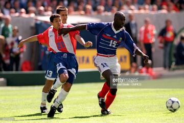 El paraguayo estuvo en Francia '98 y para Corea-Japón 2002, donde incluso anotó un gol, era jugador de la U. Católica. En este Mundial anotó un gol.