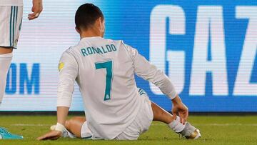 Cristiano se duele después de la patada de Geromel.