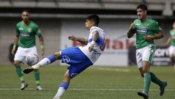 Futbol, Audax Italiano vs Universidad Católica.
Vigesima sexta fecha, campeonato nacional 2020.
El jugador de Universidad Católica Valber Huerta es fotografiado contra Audax Italiano durante el partido de primera division realizado en el Estadio Bicentenario de La Florida.
Santiago, Chile.
27/12/2020
Jonnathan Oyarzun/Photosport
Football, Audax Italiano vs Universidad Católica.
26th date, 2020 National Championship.
Universidad Católica's player Valber Huerta is pictured against Audax Italiano during the first division football match held at the La Florida Bicentenario stadium.
Santiago, Chile.
27/12/2020
Jonnathan Oyarzun/Photosport