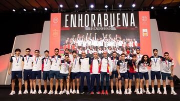 Gran recibimiento a los medallistas de plata de fútbol