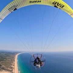 Nico Aubert cruza Portugal de punta a punta en paramotor