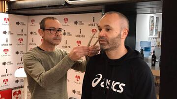 Medidas para la escultura de Andrés Iniesta