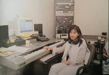 Yoko Shimomura, retratada en su estudio en 1998.
