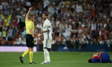 El central del Real Madrid ya suma 19 y se sitúa primero. Único jugador en activo en esta lista, comenzó su carrera en el Sevilla, pero es en el Real Madrid donde ha visto el total de sus tarjetas rojas. Además ocupa el cuarto puesto también en cuanto a tarjetas amarillas se refiere. Uno de los jugadores más laureados de la historia de España.