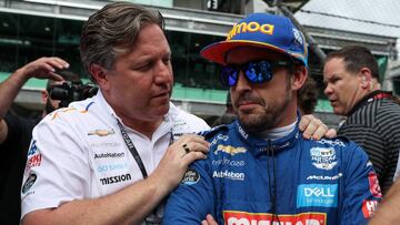 Zak Brown y Fernando Alonso, en la Indy 500 2019. 