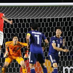 Chile brilló en el estreno y goleó a Japón en Sao Paulo