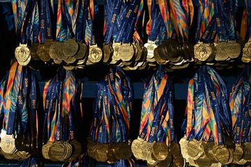 Detalle de las medallas que reciben todos los participantes que acaban el Maratón. 