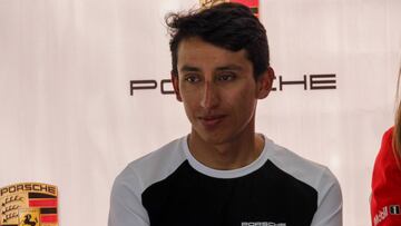 Egan Bernal en evento de Porsche