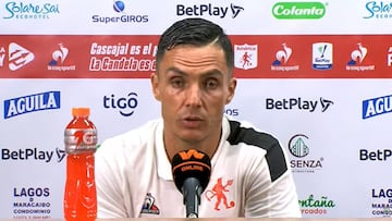Lucas responde a críticas por la forma de defender de América