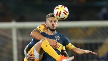 AME8361. MENDOZA (ARGENTINA), 02/05/2019.- Nahitan N&aacute;ndez de Boca Juniors en acci&oacute;n durante la final de la Supercopa Argentina entre Boca Juniors, campe&oacute;n de la Superliga de 2018, y Rosario Central, ganador de la Copa Argentina de ese mismo a&ntilde;o, disputada este jueves en el estadio Malvinas Argentinas de la provincia de Mendoza (Argentina). EFE/Marcelo Ruiz