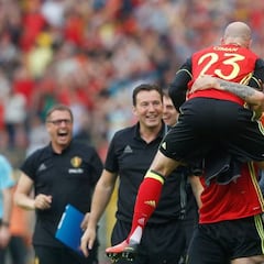 Bélgica remonta ante Noruega pero sigue sin convencer