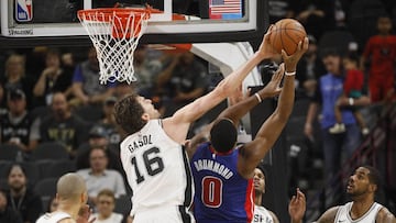 Pau Gasol tapona a Andre Drummond.