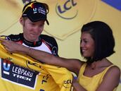 Bakelants la lía con sus bromas machistas sobre el porno y las azafatas