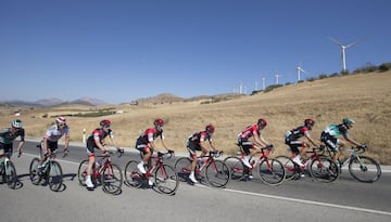 Rohan Dennis, maillot rojo.