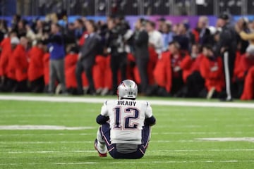 En la campaña 2017, 10 años después de su primer MVP, Brady recibe su tercera distinción como el Más Valioso de la liga. En ese año sumó 385 pases, 4,577 yardas, 32 touchdowns y ocho intercepciones.