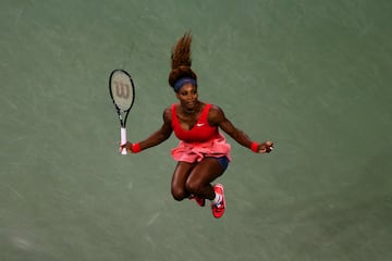 Segundo US Open consecutivo para la tenista norteamericana. Serena Williams disputaba un año después la final en su casa y lo hizo de nuevo frente a Victoria Azarenka. Otra vez contra la bielorrusa y otra vez una gran final al alcance de estas dos bestias del tenis. El partido lo consiguió ganar Serena en tres sets por 7-5, 6-7, 6-1.