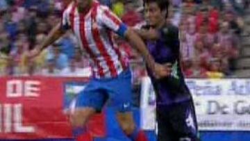 <b>53'. </b>Penalti a Adrián.