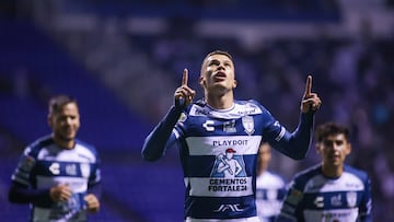 Nelson Deossa celebrate this goal 1-2 of Pachuca during the 9th round match between Puebla and Pachuca as part of the Liga BBVA MX, Torneo Apertura 2024 at Cuauhtemoc Stadium on September 20, 2024 in Puebla, Mexico.