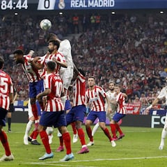 Los rojiblancos necesitan fichar un delantero goleador de manera urgente