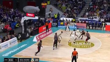 Mereció la pena el encuentro solo por este traje: el Chacho en modo estrella Michelín