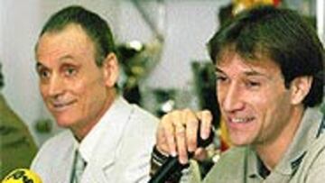 <B>EL ESPERADO REENCUENTRO</b>. Lopera y Alfonso se volvieron a ver las caras en público, de nuevo con la camiseta verdiblanca de por medio.