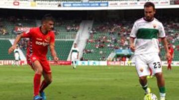 Nono, durante un encuentro con el Elche