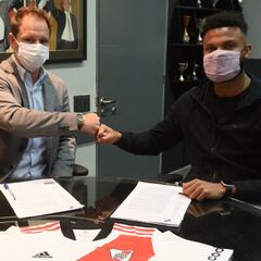 Thomas Gutiérrez firmó su primer contrato con River