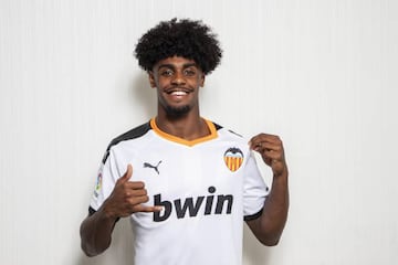 Correia luce ya con la camiseta del Valencia.