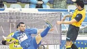 <b>MANITA. </b>El PSG Móstoles destrozó a un errático Polaris.