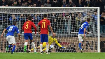 Daniele De Rossi's penalty for Italy cancelled out Vitolo's opener for Spain as the sides played out a 1-1 draw in their first Group F meeting last October.