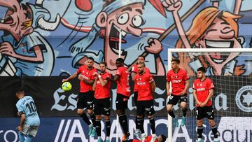 VIGO, SPAIN - MAY 07: Iago Aspas of RC Celta de Vigo scores their team's fourth goal during the LaLiga Santander match between RC Celta de Vigo and Deportivo Alaves at Abanca-Balaidos on May 07, 2022 in Vigo, Spain. (Photo by Octavio Passos/Getty Ima