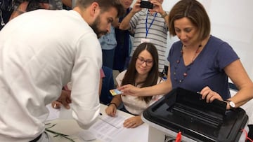 Piqué casts referendum vote: "It's disgraceful what's happening"