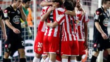 El Almería se adelanta pero no sentencia el pase