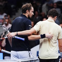 Medvedev, Sinner y Hurkacz mantienen el pulso por las Finals