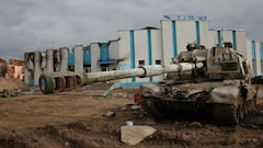 A damaged Russian MSTA-S 2S19 self-propelled howitzer is seen in Trostianets