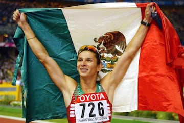 Medallista Olímpica de Plata en Atenas 2004. Campeona Mundial en París 2003.