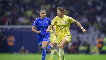   (L-R), Jana Gutierrez of Tigres and NIcolette Hernandez of America during the game America vs Tigres UANL, corresponding first leg of great final the Torneo Apertura 2022 of the Liga BBVA MX Femenil at Azteca Stadium, on November 11, 2022.

<br><br>

(I-D), Jana Gutierrez de Tigres y NIcolette Hernandez de America durante el partido America vs Tigres UANL, correspondiente a la ida la gran final del Torneo Apertura 2022 de la Liga BBVA MX Femenil en el Estadio Azteca , el 11 de Noviembre de 2022.