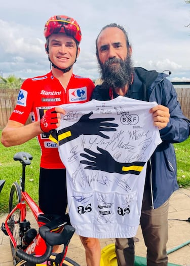 AS sortea el maillot solidario de La Vuelta