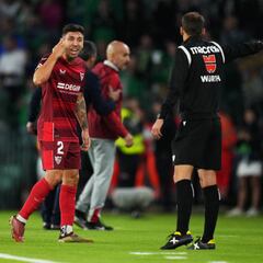 Montiel, sancionado con tres partidos tras la expulsión del derbi