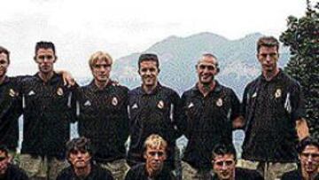 <B>LA CANTERA EN IRDNING</B>. Arriba: C. Sánchez, Codina, Dorado, J. Álvarez, Bravo, Pavón. Abajo: Fernando, Tote, Guti, Portillo y Miñambres.