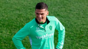 DT de Elche revela conversación con Lucas Cepeda y si será titular ante Osasuna