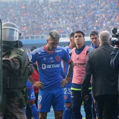 “Delincuentes, cobardes y encapuchados”: los dardos del presidente de la U