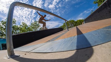 Joni Prados grindando el hubba del skatepark de Alaqu&agrave;s (Val&egrave;ncia).