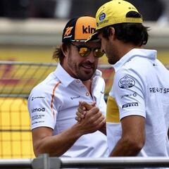 Alonso y Carlos Sainz esperan que el Madrid gane el Clásico