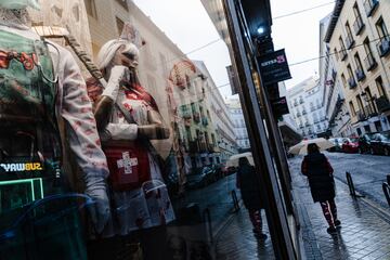 Disfraces para Haloween expuestos en el escaparate de la tienda de Maty, a 30 de octubre de 2023, en Madrid (España) Carlos Luján / Europa Press 30/10/2023