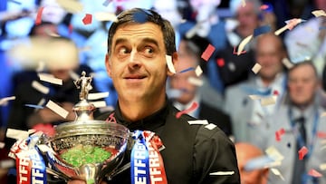 Los ingleses Judd Trump y Ronnie O¡¯Sullivan, dos de los mejores del mundo, protagonizaron la final so?ada del Campeonato Mundial de snooker, una competici¨®n que desde 1977 tiene lugar en el Teatro Crucible de Sheffield (Inglaterra). En la imagen, El Cohet
