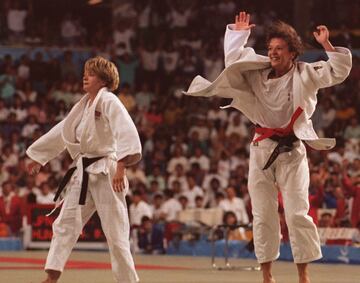 La vallisoletana, de 56 años, fue la primera deportista española en conseguir una medalla en los Juegos Olímpicos de Verano y la primera en ser campeona olímpica, al lograr el oro en Barcelona 92. También ganó un Mundial y un Europeo, ambos en 1991.